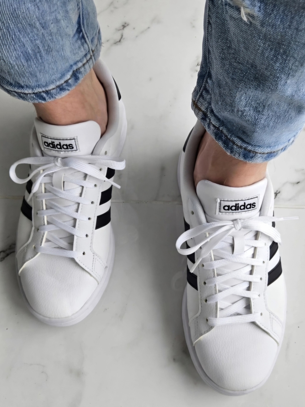 adidas Men’s White & Black Classic Low-Top Sneakers